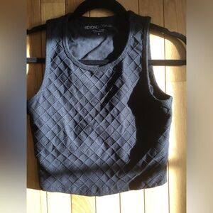 Beyond yoga quilted cropped tank jet black
Size small - AFTER CHRISTMAS SALE